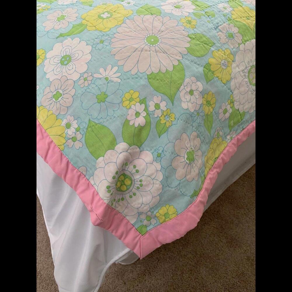 Vintage 91”x75”  Quilt. Pink Floral. See Description
